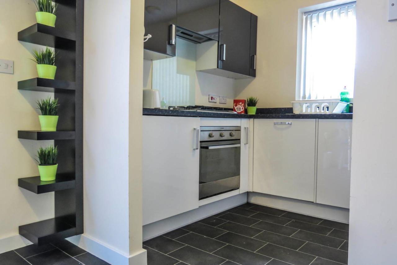 Tudors Esuites 4 Bedroom House Driveway & Garden Birmingham Luaran gambar
